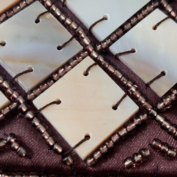 Mod By Design Beaded Wristlet – Mother of Pearl & Horn Tile Pouch - Picture 3 of 11